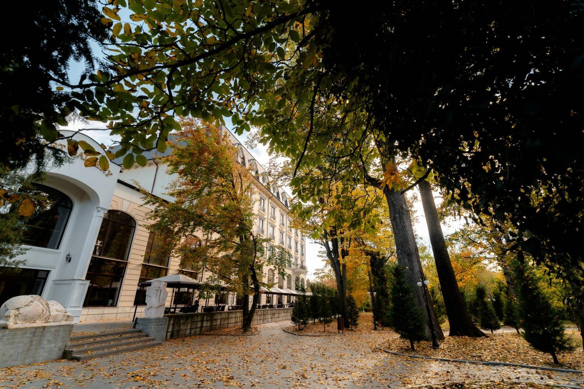 Grand Hotel Sofianu Râmnicu Vâlcea Buitenkant foto