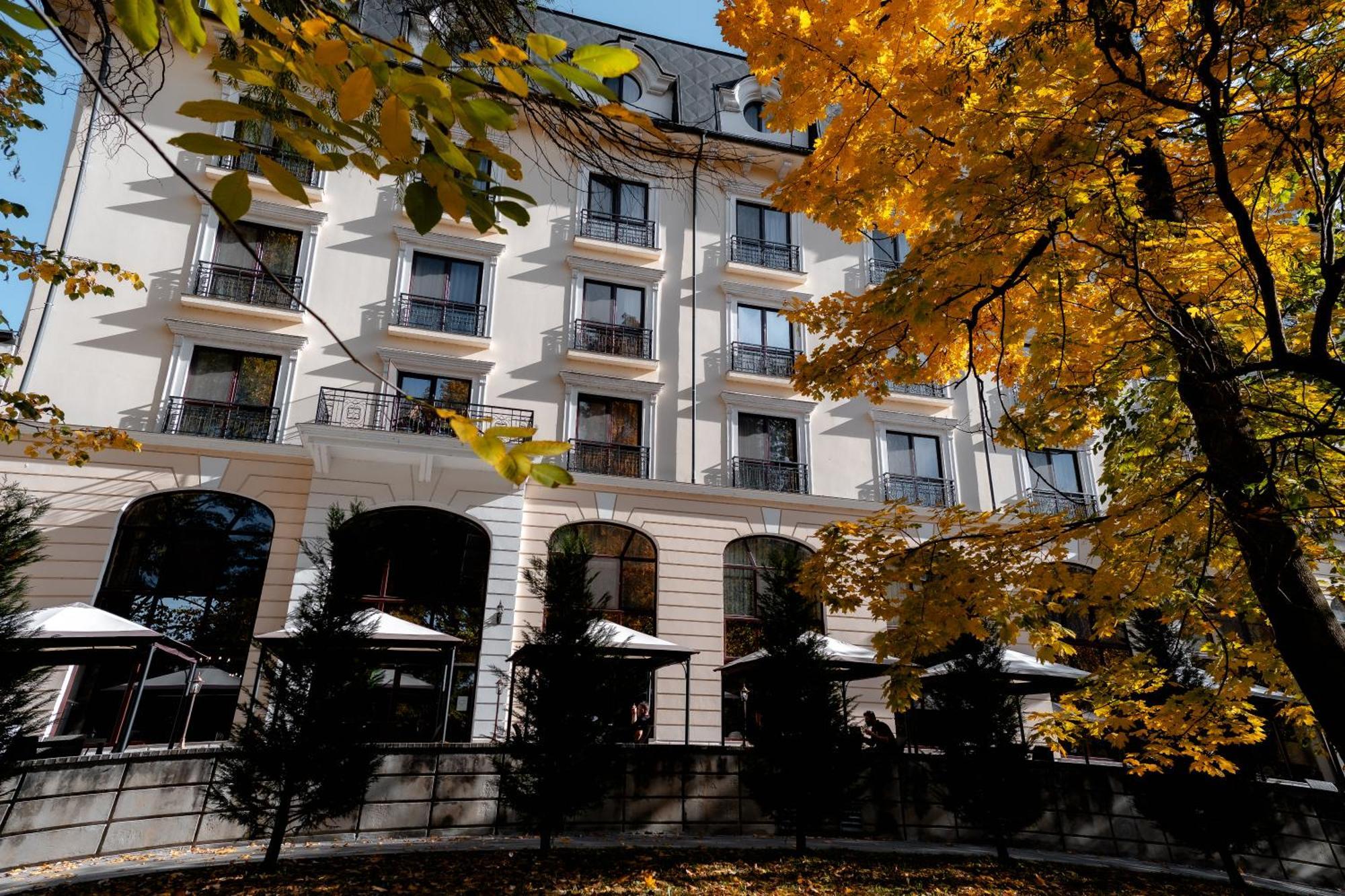 Grand Hotel Sofianu Râmnicu Vâlcea Buitenkant foto