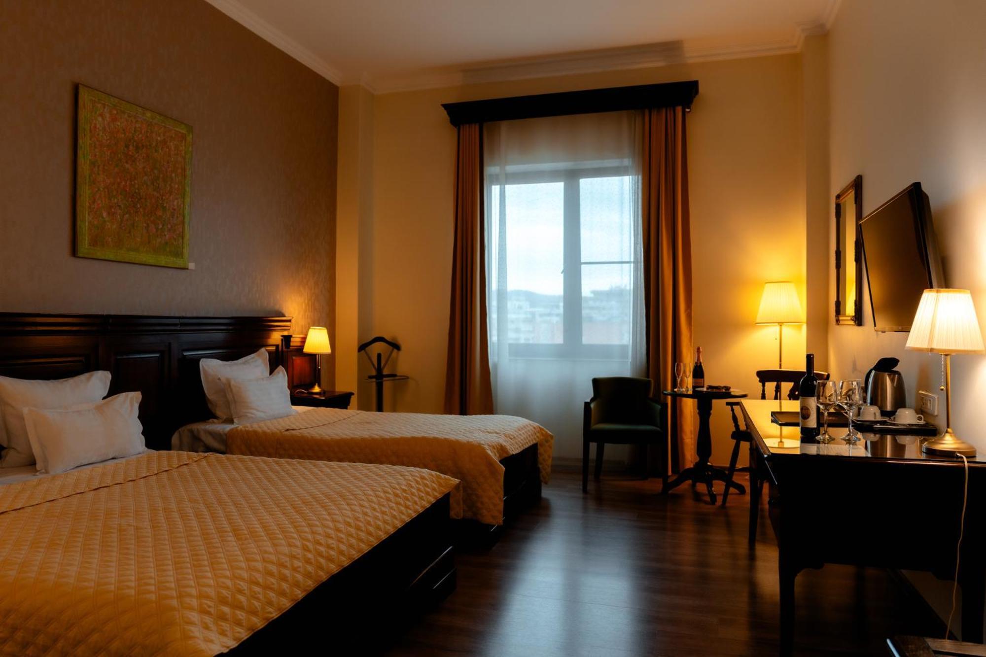 Grand Hotel Sofianu Râmnicu Vâlcea Buitenkant foto